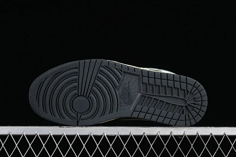 All categories Air Jordan Jordan series basketball shoes Air Jordan 1 Low Z version Air Jordan 1 Low "Team Gold" AJ1 Joe 1 olive black and green low-top cultural casual sneakers DC0774-001